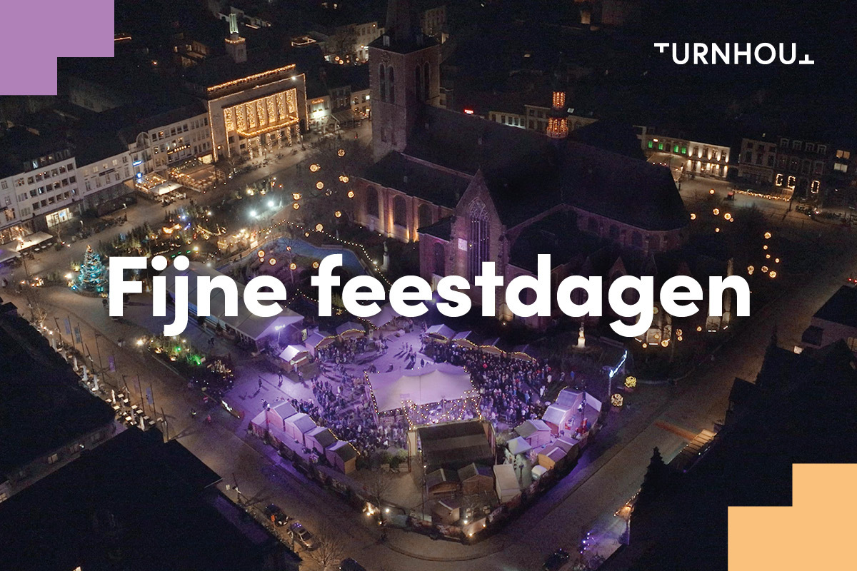 Luchtfoto Grote Markt in sfeerverlichting Winter in Turnhout